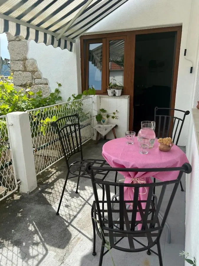 Lavender House Apartment Grizane-Belgrad 0*,